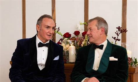 Primo da rainha Elizabeth protagoniza o primeiro casamento gay da família real inglesa Época