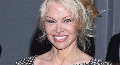 Figury Polskich Gwiazd W Bikini Kozaczek