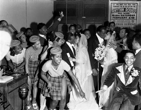 30 Fascinating Vintage Photos Capture Everyday Life In Harlem In The