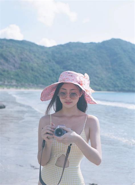 Top Hoa hậu Thế giới hiếm hoi mặc bikini quyến rũ hút mắt khoe chân dài m