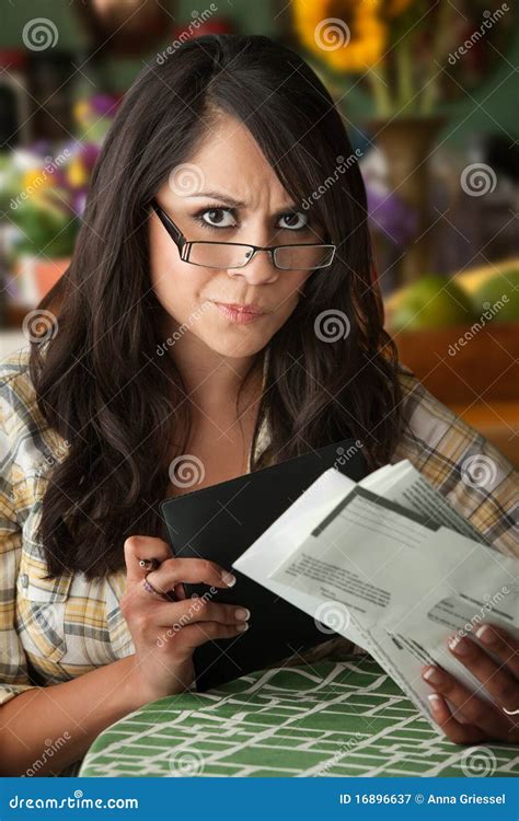 Mulher Bonita De Latina Muitas Contas Imagem De Stock Imagem De Pena Conta