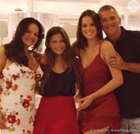 O Que Aconteceu Com O Pai De Bruna Marquezine - Bruna Marquezine aparece combinando look com o pai e emociona com post ...