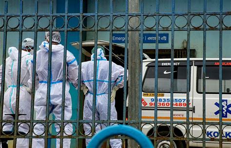 Более 350 человек попали в больницу из-за неизвестного заболевания в Индии