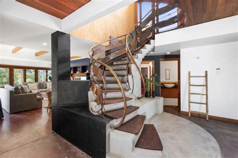 Red Hot Chili Peppers Star Flea Selling Aussie Home