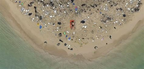 Pornhub Launches Dirtiest Porn Ever Campaign To Clean Up The World S Beaches