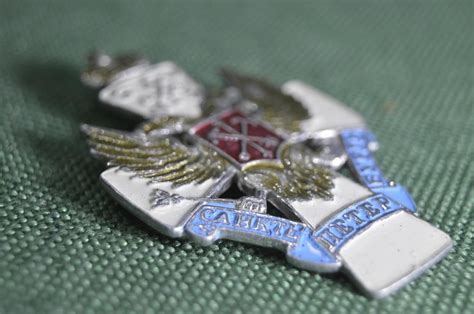 Купить Значок "Санкт-Петербург". Двуглавый орел, герб, якоря, корона ...