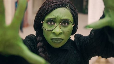 Wicked Review The Broadway Musical Becomes An Overlong And Messy Movie