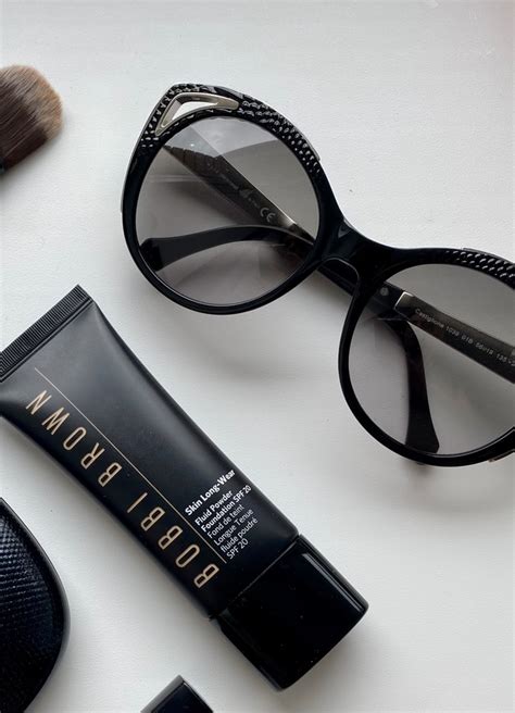 Тональный крем от Bobbi Brown Skin Long-Wear Fluid Powder Foundation ...