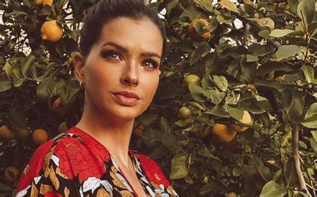 La China Su Rez Se Mostr En Bikini Y Luci Orgullosa La Cicatriz De Su Ces Rea Paperblog