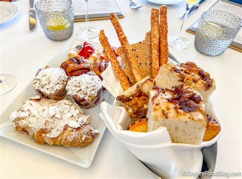 which cruise line has best food 10