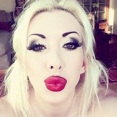 Blonde Slut Valerie Fox Pics