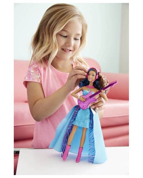 Поющая кукла Барби "Рок - принцесса" - Эрика, Barbie в магазине Игрулэнд