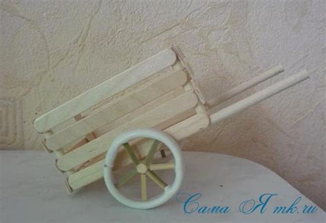 Кашпо-тележка из палочек от мороженого