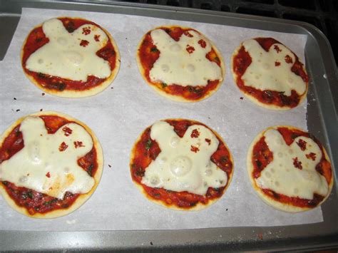Ghost Cheese Pizzas With Mozzarella Ghosts