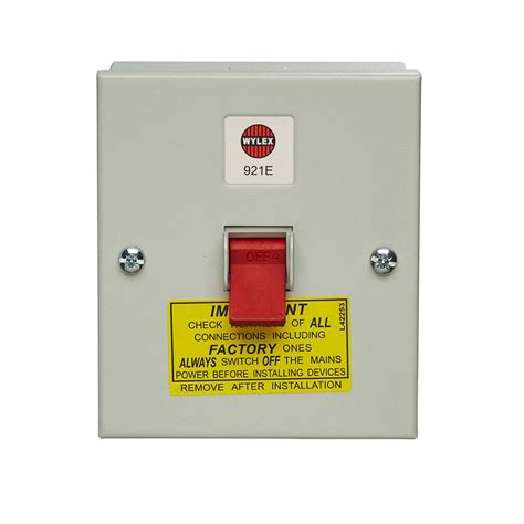 Wylex Metal Surface Mounting Three Phase Tpn Isolator Switch With