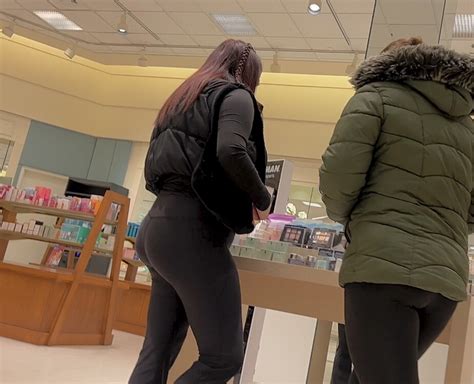 Hot Latina In Spandex Shopping With Her Mom At The Mall Spandex Leggings Yoga Pants Forum