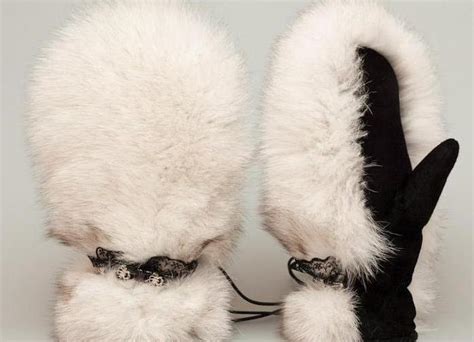 Меховые варежки