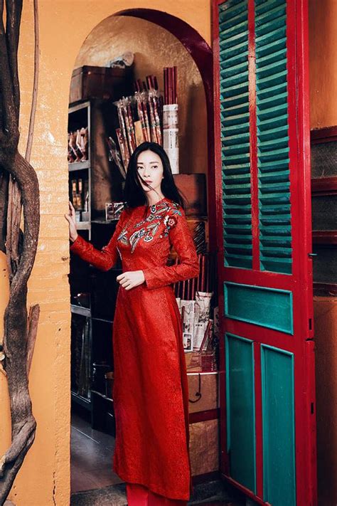 Hot chẳng thua gái 20 U40 như Ngô Thanh Vân vẫn dư sức đốt mắt fan với bikini rực lửa