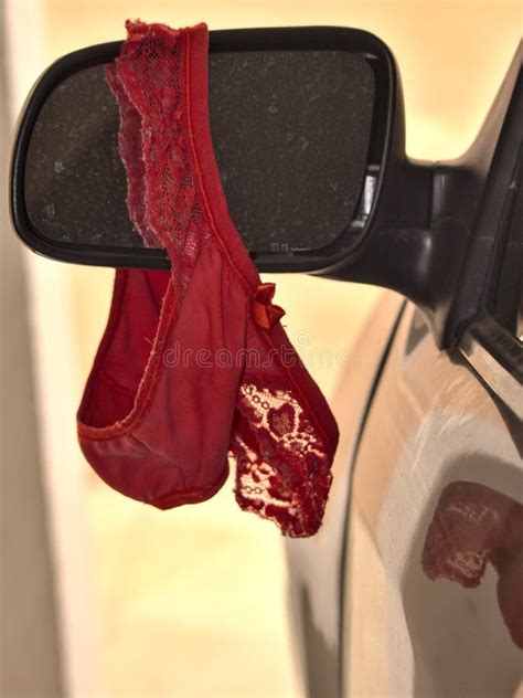 Lingerie Rossa In Biancheria Intima Per Donne Immagine Stock Immagine Di Sessuale Appendere