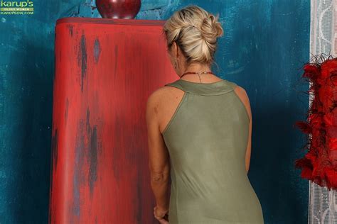 Mature Lady Janet Darling Drops Sexy Dress For The Nude Look Porn Pictures XXX Photos Sex