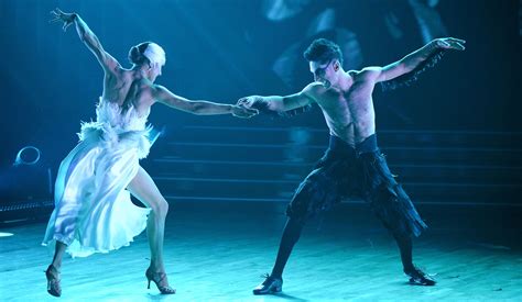 View Natalie Portman Black Swan Dance Images