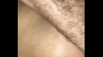 El cliente me pidió que le metiera la mano en el culo y sí lo hice XVIDEOS