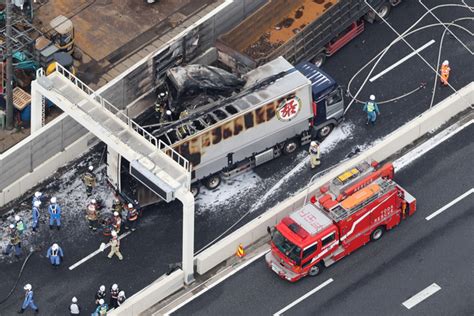 首都高池袋線で多重事故、3人死亡、2人けが 埼玉県戸田市 ライブドアニュース