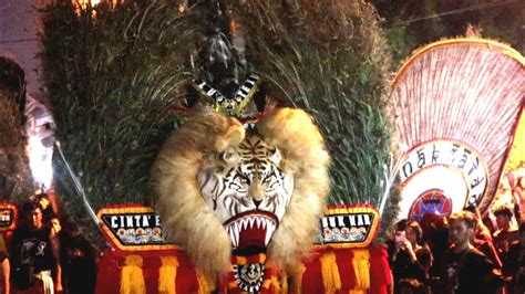 Kedatangan Reog Ponorogo Terbesar Di Dunia Bikin Penonton Terpesona