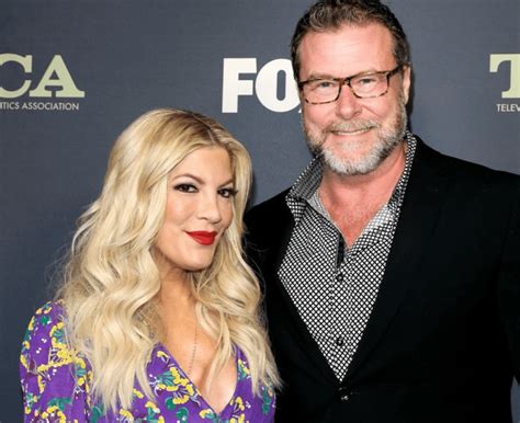 Dean McDermott Slams Coward Internet Trolls Criticizing Wife Tori Spelling S Bikini Photo