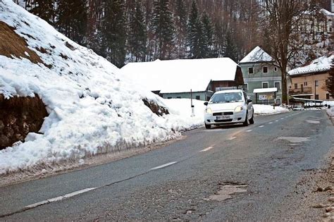 Gorenjski Glas Arhiv Nevaren Osip Snega V Kropi