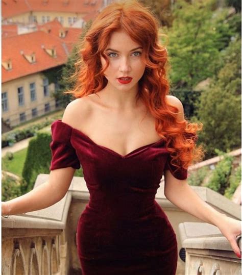 Pin By Carlos Medrano On Hot Redheads Beautiful Red Hair Curly Hair Styles Naturally Natural