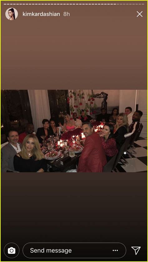 Photo Kim Kardashian Valentines Day Dinner 05 Photo 4033557 Just