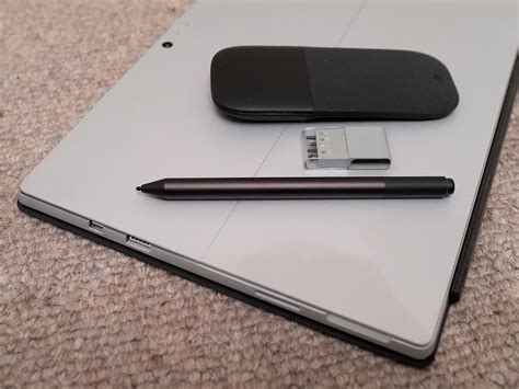 Finalizado Microsoft Surface Pro (5ª Gen) con 4G LTE Advanced y todos ...