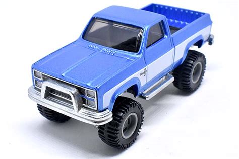 CHEVY SILVERADO のレビューハイリフト化された第 世代K型ピックアップ GJT Hot Wheels 情報まとめ ホットウィール にわかマニア