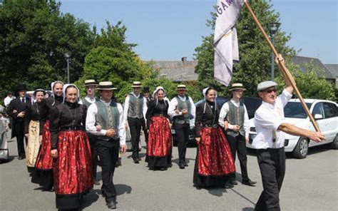 Fêtes communales Le cercle celtique sur scène Le Télégramme