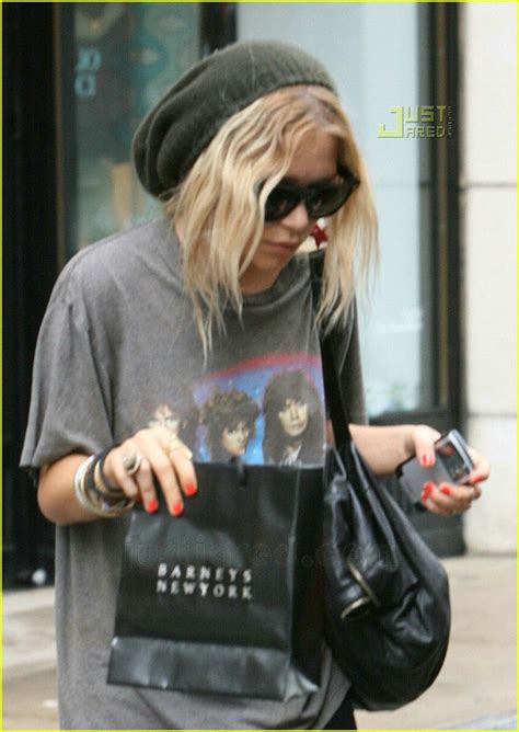 Mary Kate Olsen I Run Around My House Naked Photo 583581 Photos Just Jared Celebrity