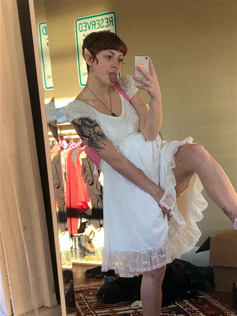 Wanna See This Elven Babe Get Naked Link Below Scrolller