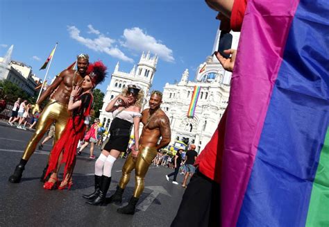 Fotos El desfile del Orgullo Gay 2018 en imágenes Madrid EL PAÍS