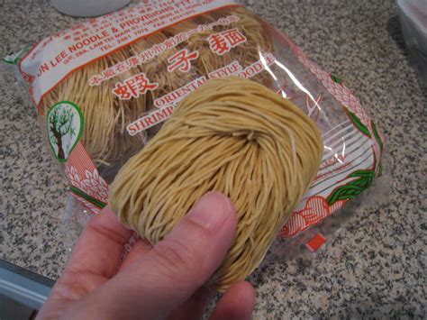 chinese egg noodles calories