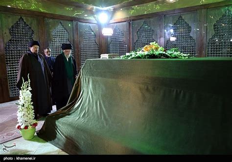 Leader Pays Tribute to Late Founder of Islamic Republic, Martyrs ...