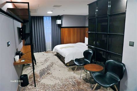 釜山住宿推薦hotel Tt︱最新優惠tt飯店hotel Tt近釜山地鐵西面站 11 號出口五分鐘即可抵達，吃喝玩樂交通完全不擔心
