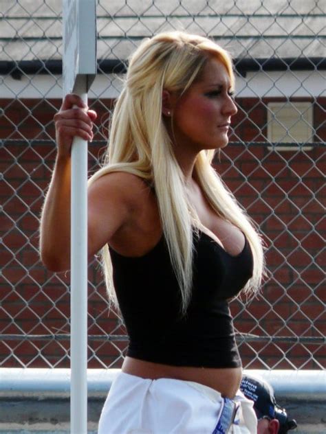 Picturelong Blonde Hair Porn Pic