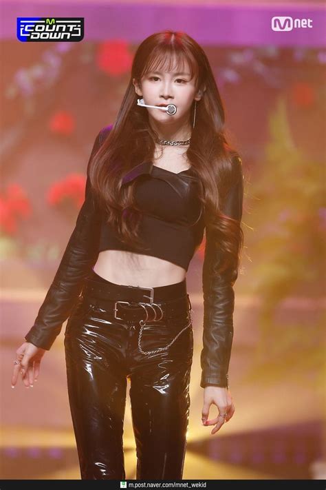 HOT ISSUE GRATATA Women Stage Outfits Asian Girl