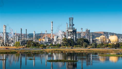 Martinez Refinery Flaring Again, Town Currently Reeks of Sulfur Dioxide