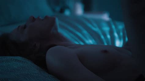 Naked Carrie Coon In The Leftovers