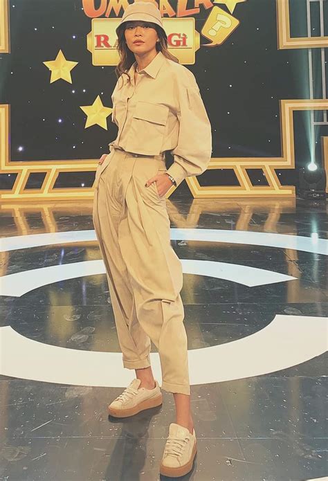 Sao Vi T Chi Pu Sexy H T N C V I Bikini Khoe Body Chu N Eo Con Ki N