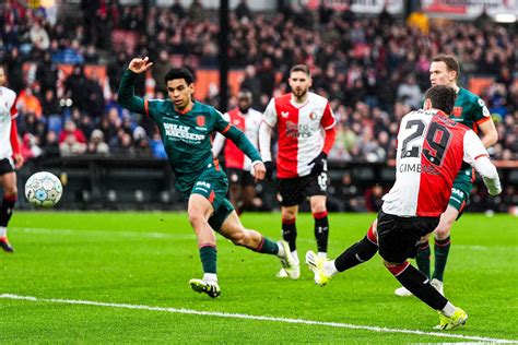 El Feyenoord Saca Sufrido Triunfo Santi Gim Nez Se Va Sin Gol