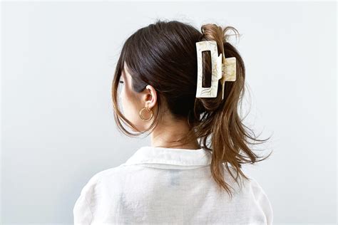 If You Want To Be Fashionable In 2023 Do You Have These 5 Accessories