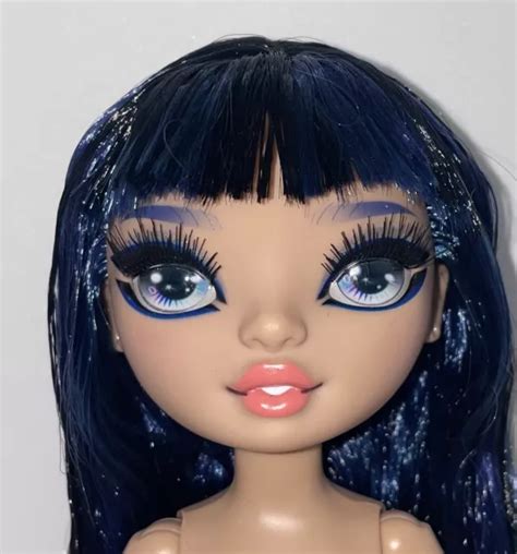 RAINBOW HIGH SERIES 5 Kim Nguyen Nude Articulated Asian Fashion Doll Blue Hair EUR 15 04