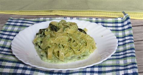 Pasta Con Crema Di Asparagi E Ricotta Ricetta Leggera Veloce Chiccodimais